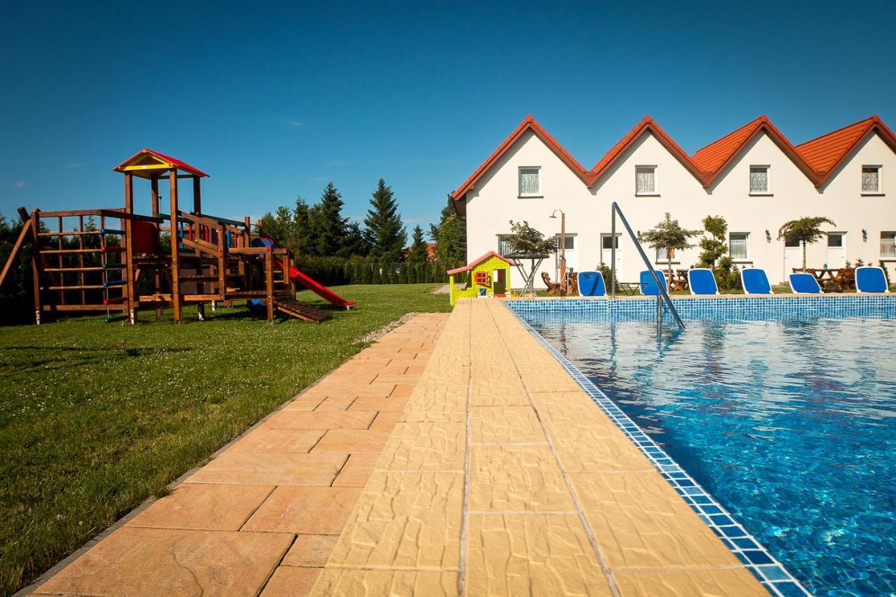 Aqua Fun Domki Z Basenem Ujście-Darłowskie Екстериор снимка