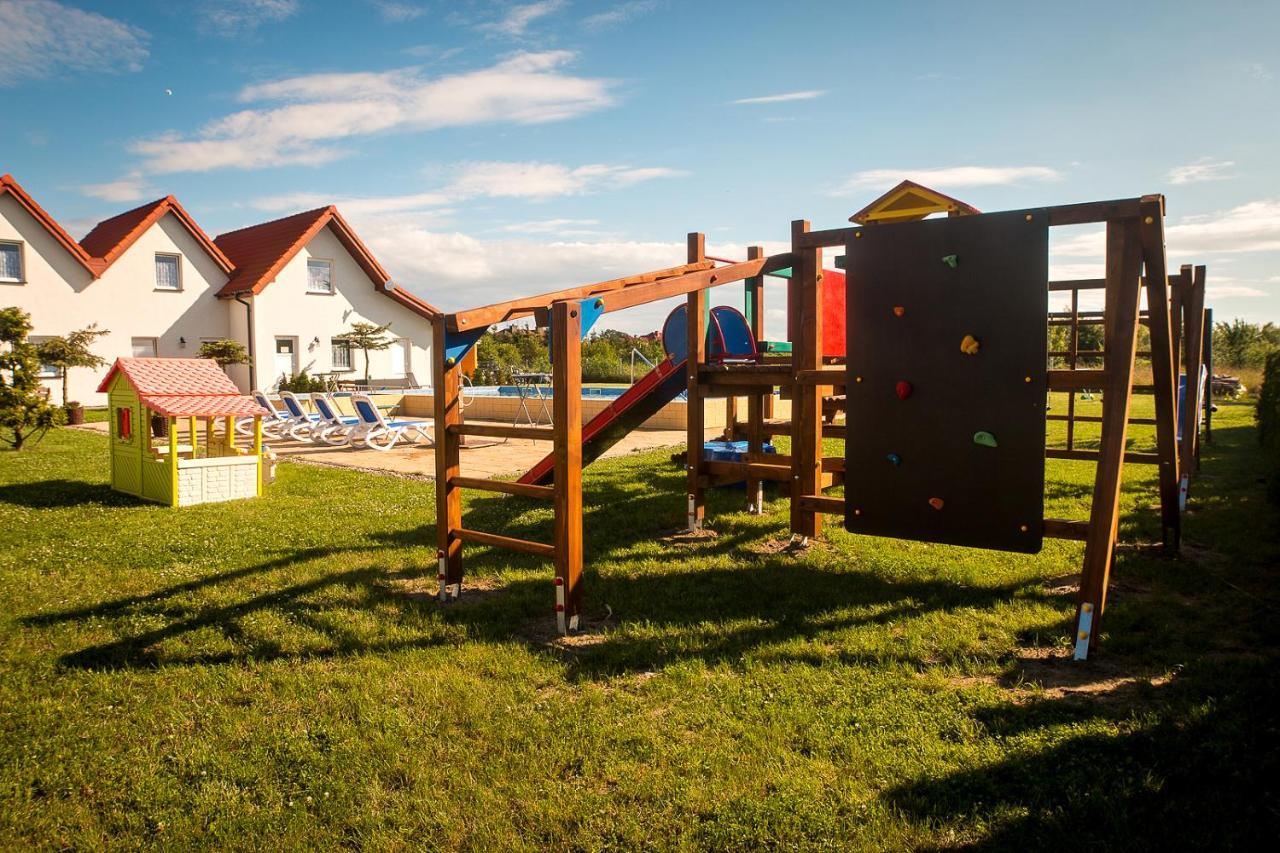 Aqua Fun Domki Z Basenem Ujście-Darłowskie Екстериор снимка