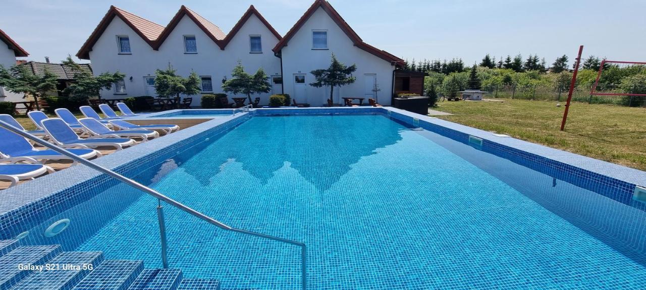 Aqua Fun Domki Z Basenem Ujście-Darłowskie Екстериор снимка
