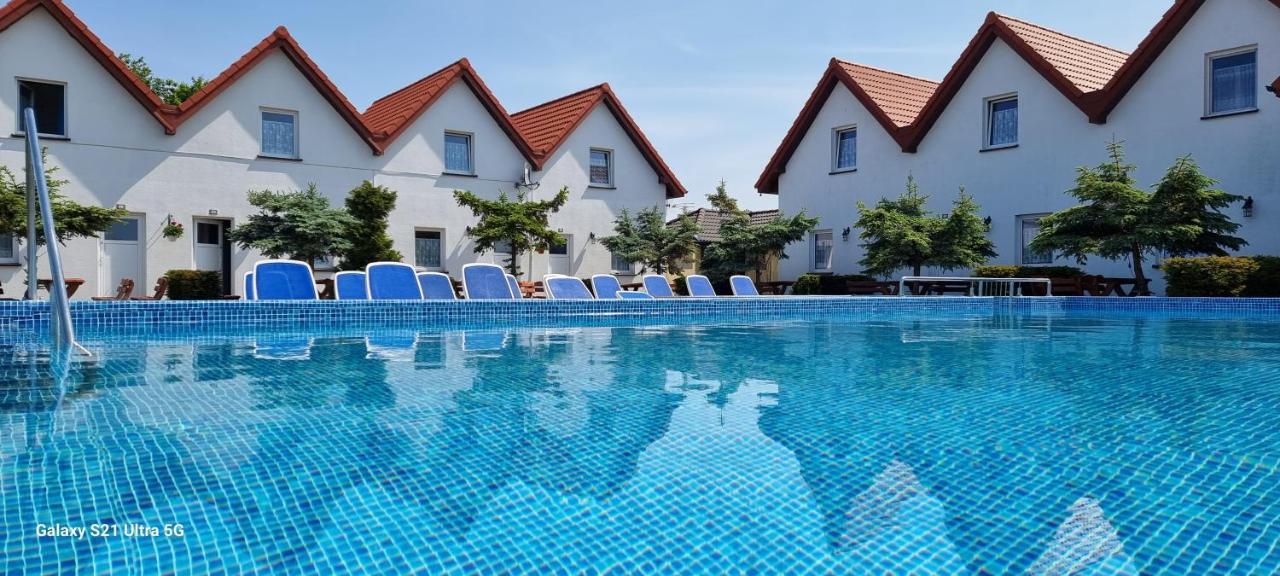 Aqua Fun Domki Z Basenem Ujście-Darłowskie Екстериор снимка